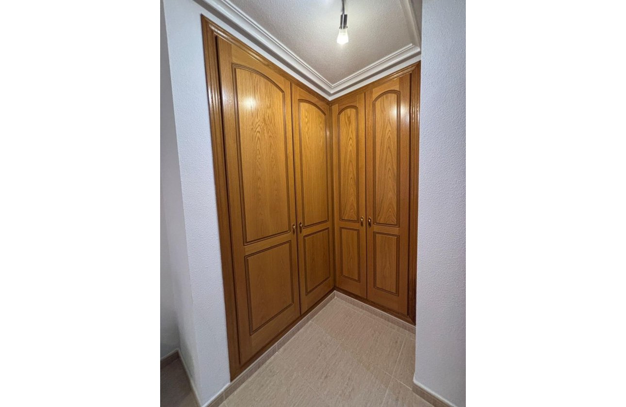 Resale - Apartment -
Torrevieja - Centro