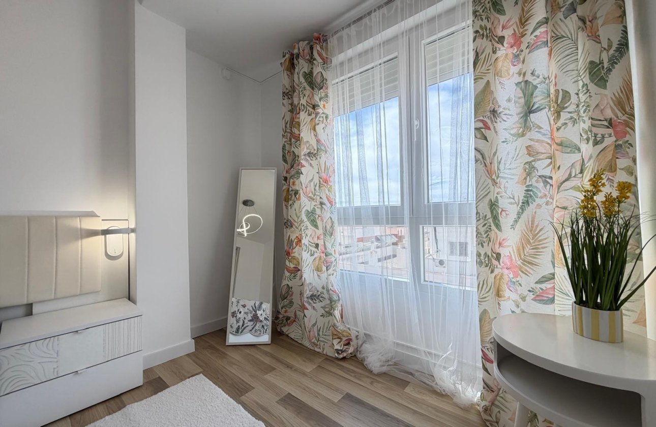 Resale - Apartment -
Torrevieja - Centro