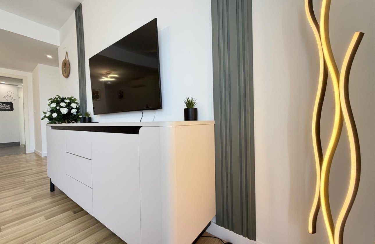 Resale - Apartment -
Torrevieja - Centro