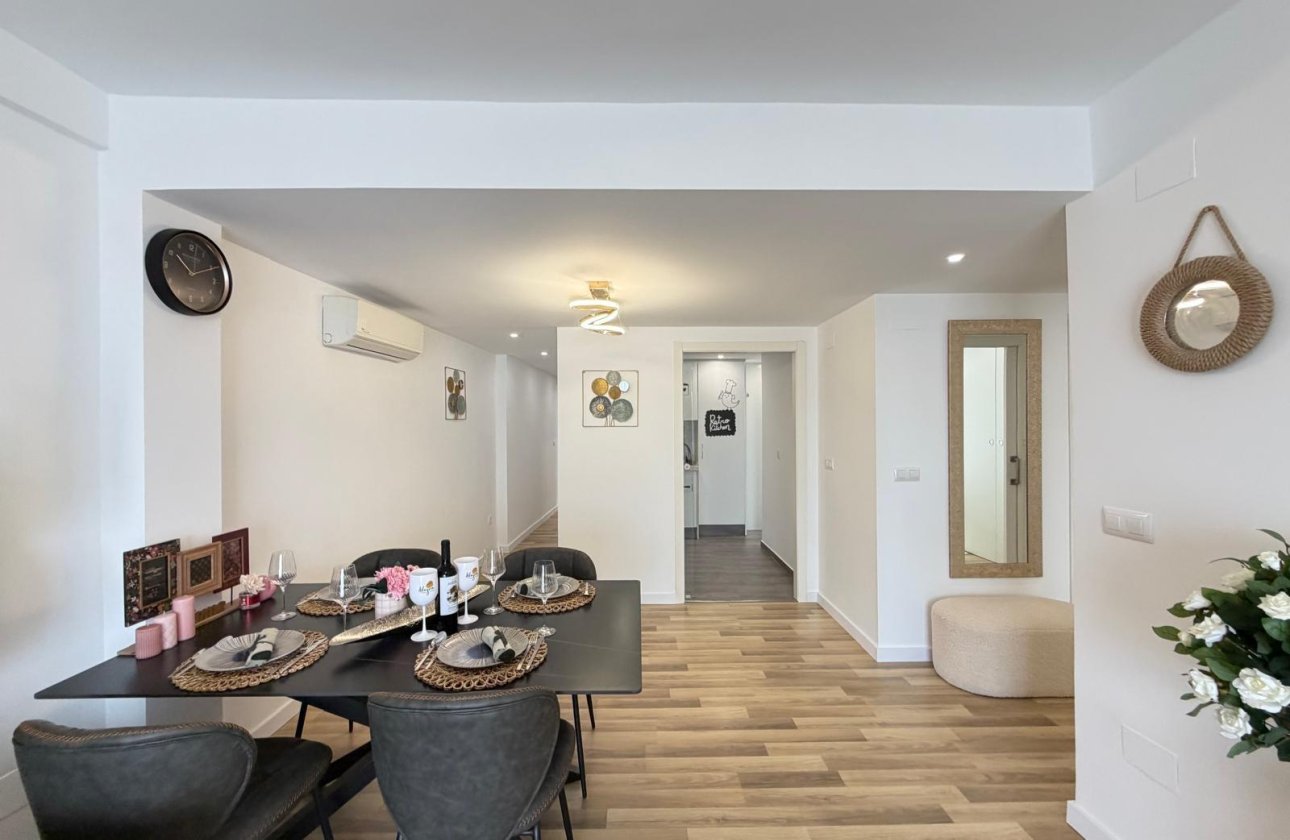 Resale - Apartment -
Torrevieja - Centro