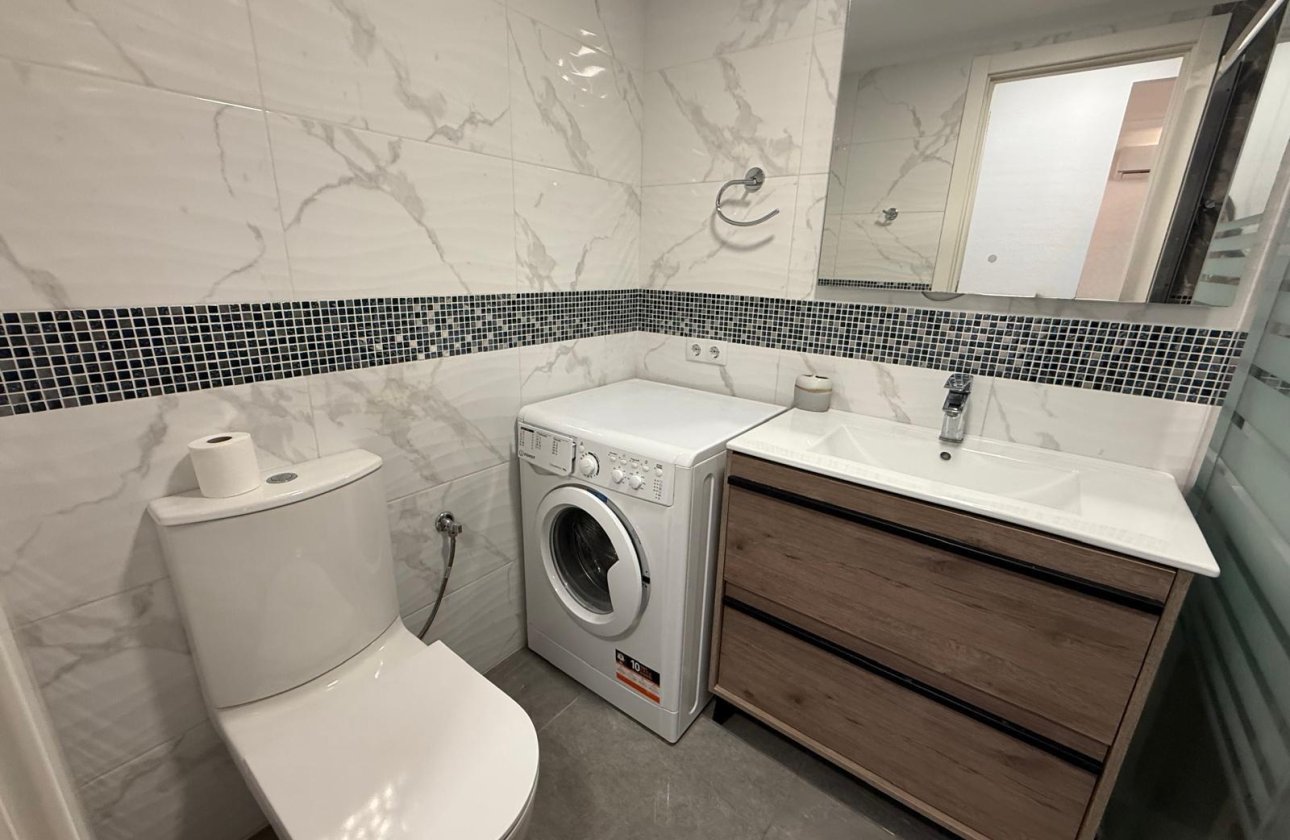 Resale - Apartment -
Torrevieja - Centro