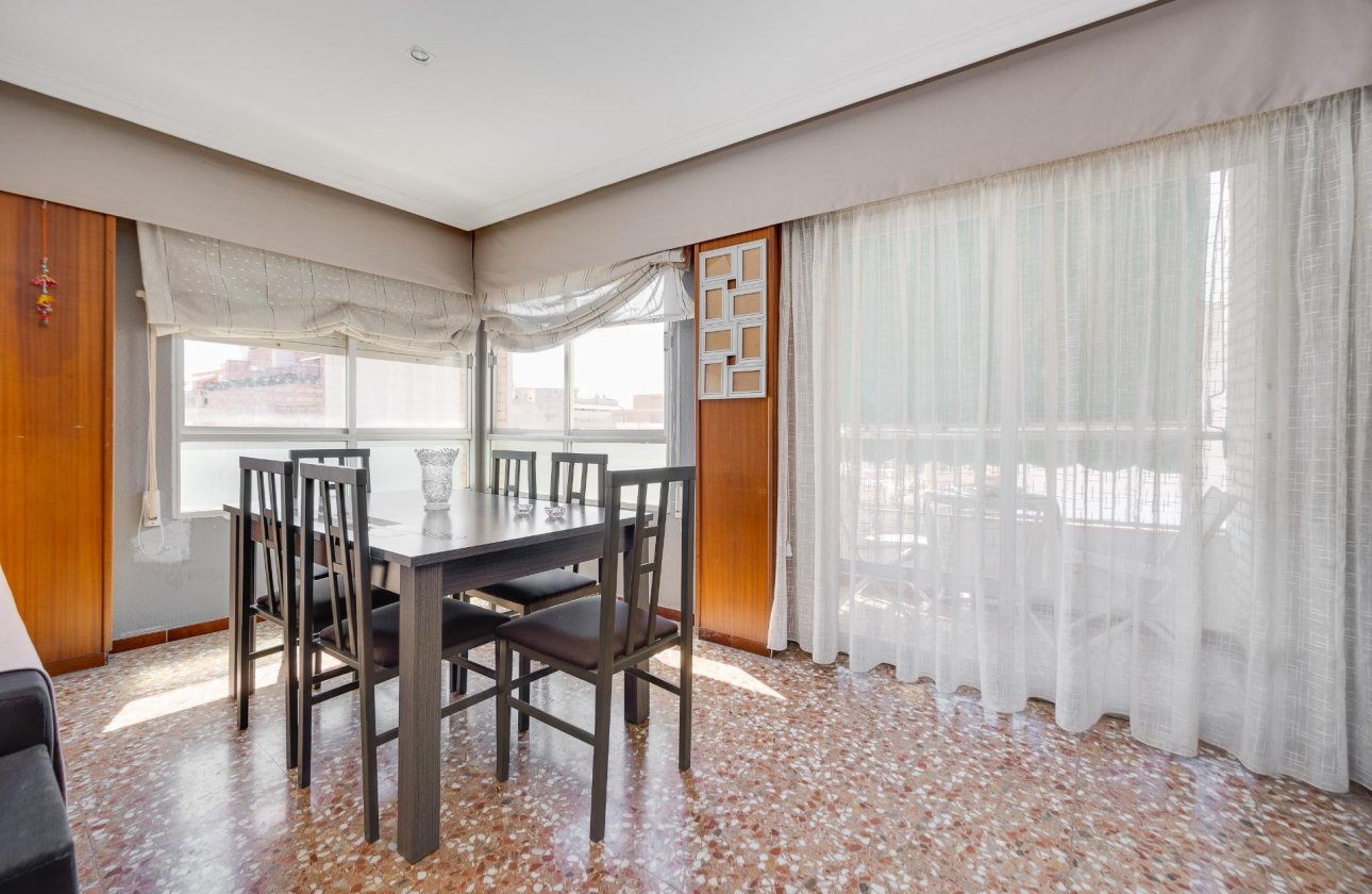 Resale - Apartment -
Torrevieja - Centro