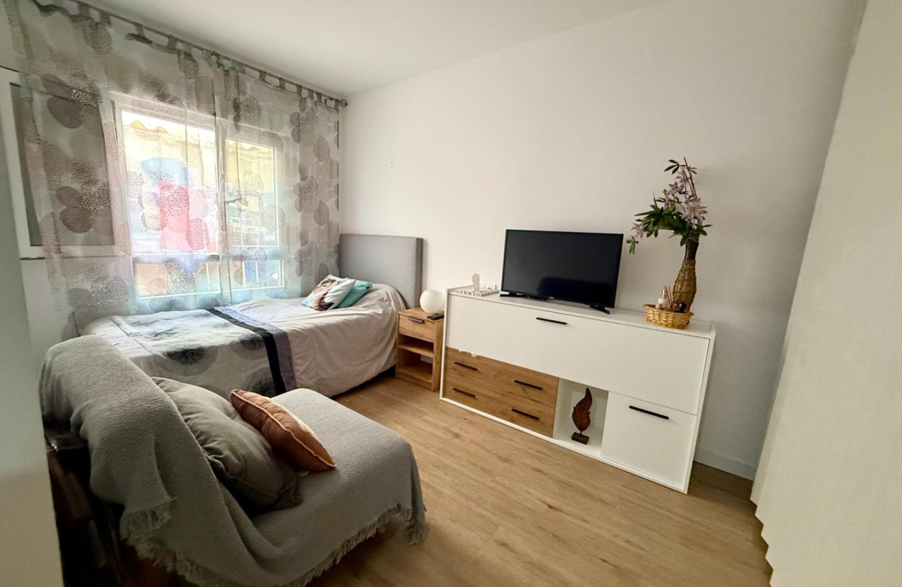 Resale - Apartment -
Torrevieja - Centro