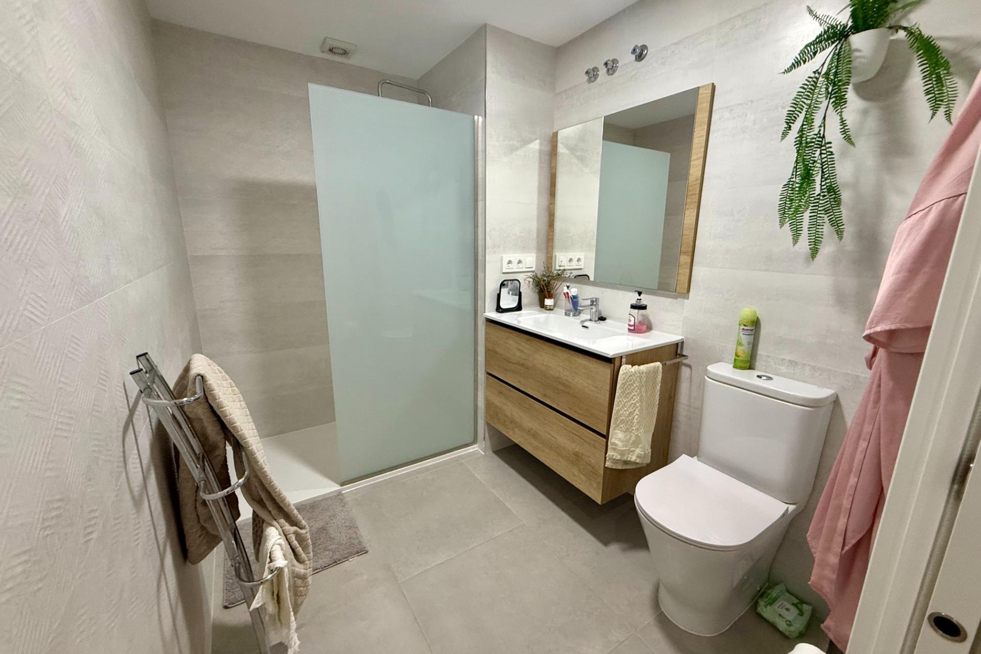Resale - Apartment -
Torrevieja - Centro