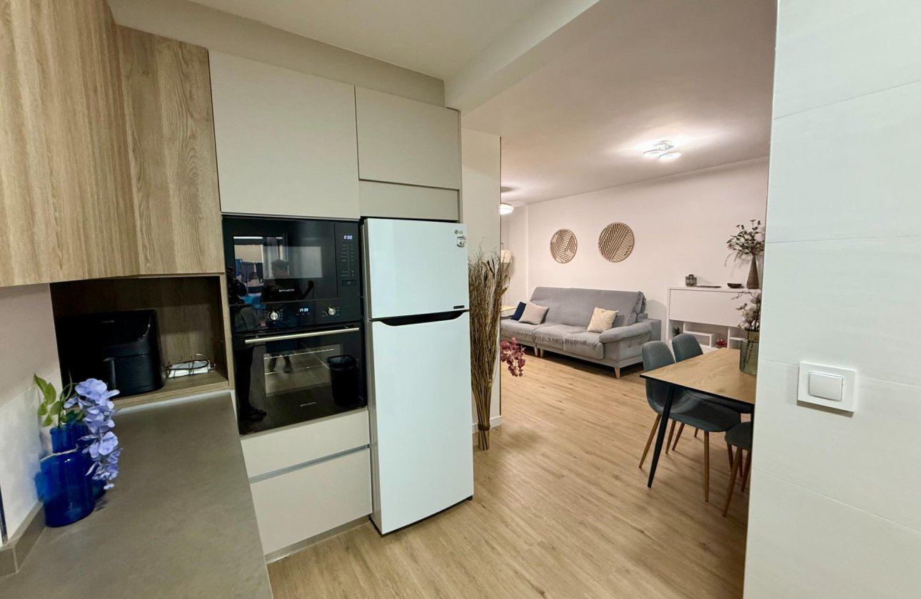 Resale - Apartment -
Torrevieja - Centro