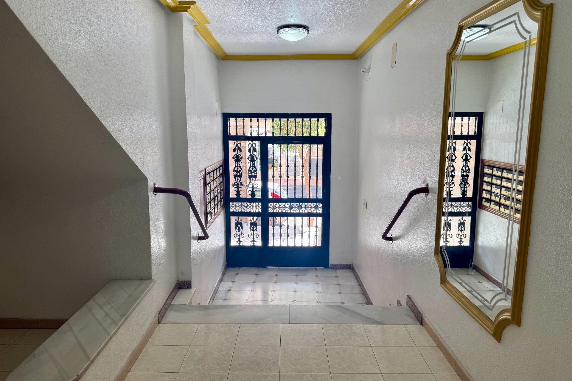 Resale - Apartment -
Torrevieja - Centro