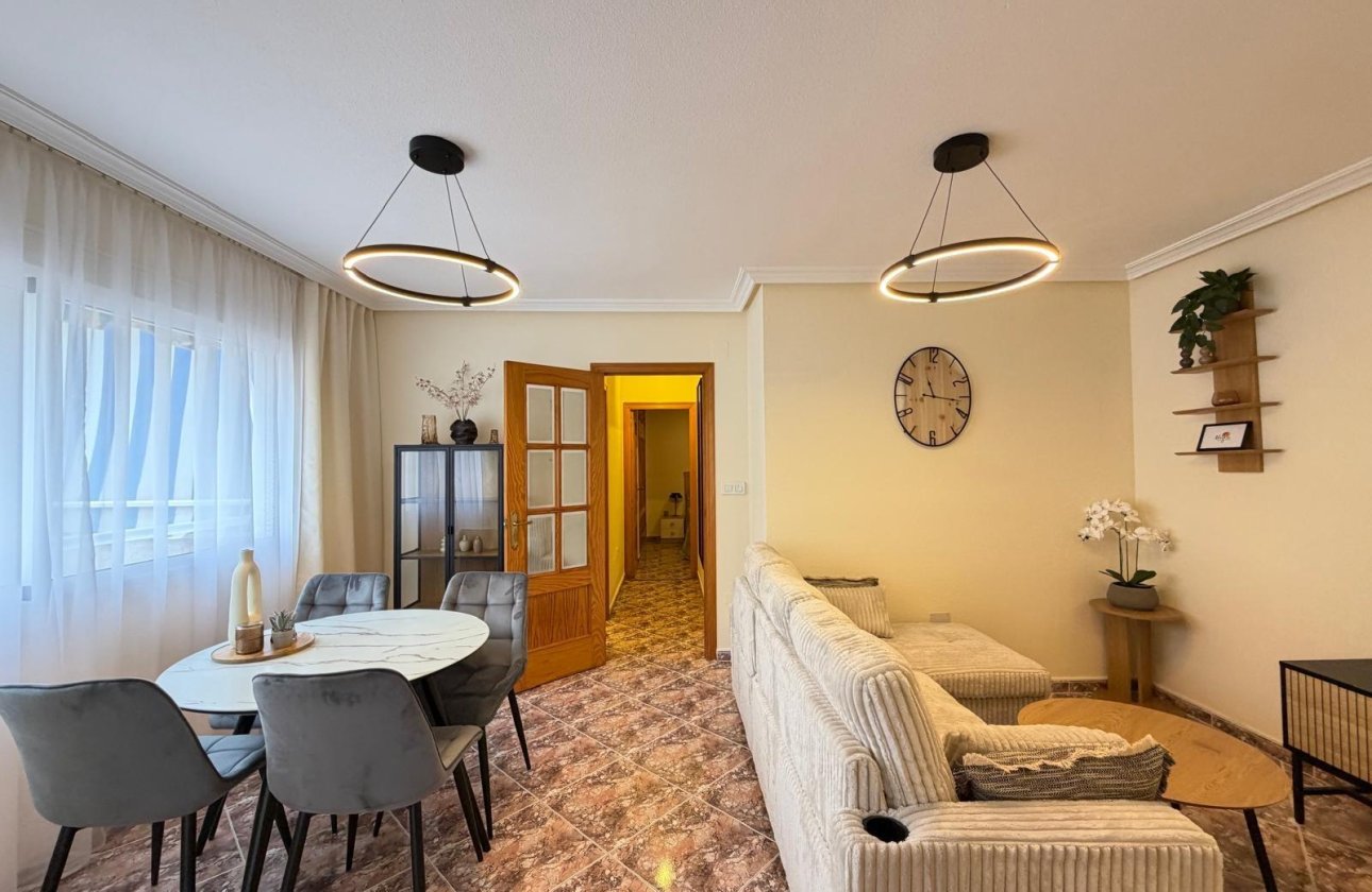 Resale - Apartment -
Torrevieja - Centro