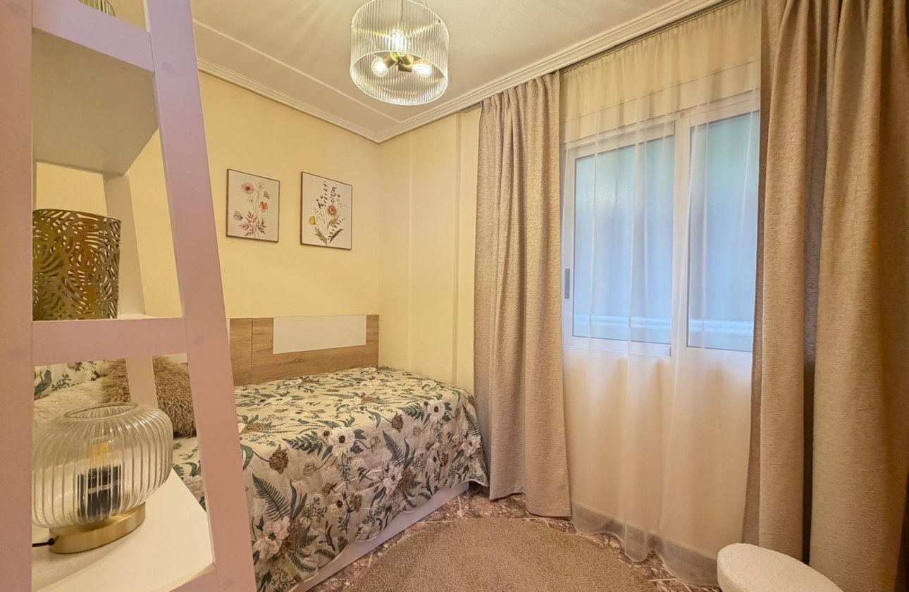 Resale - Apartment -
Torrevieja - Centro