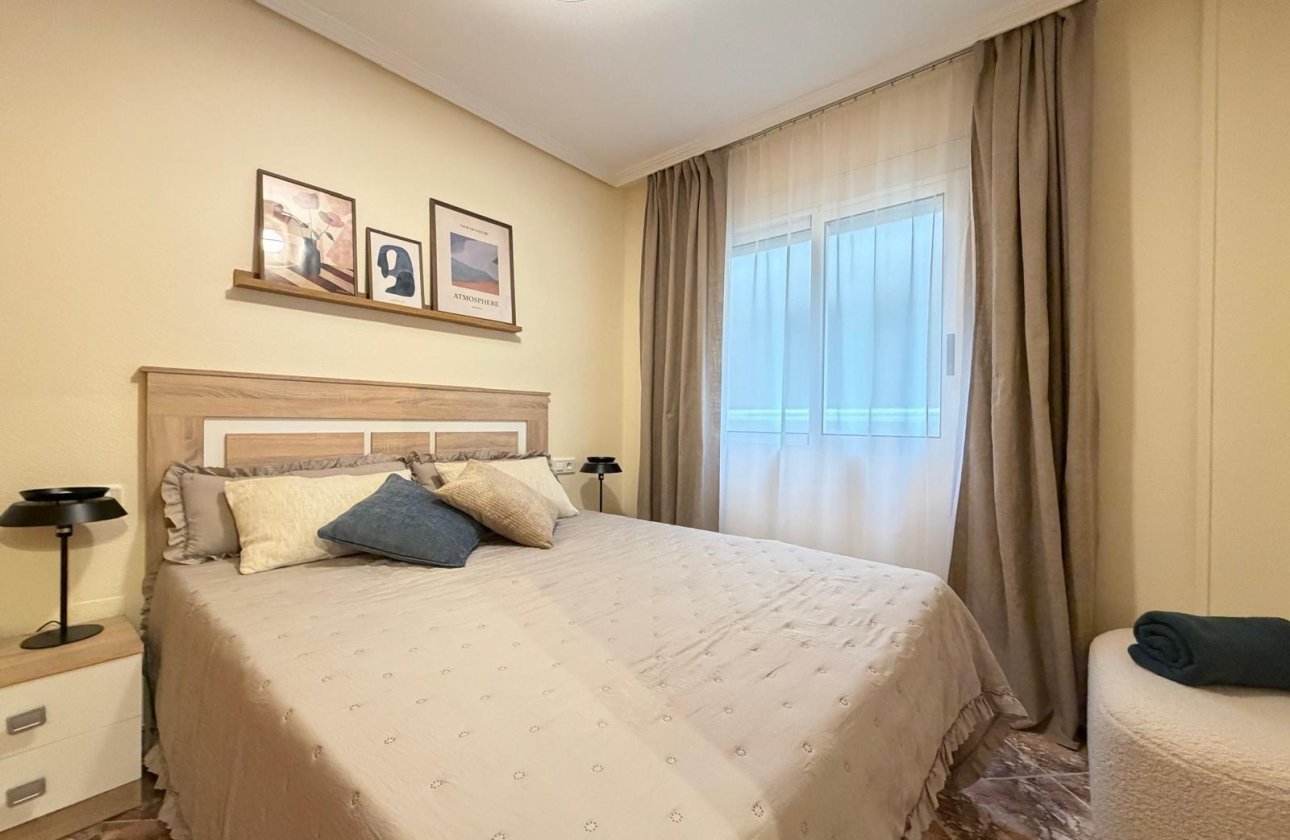 Resale - Apartment -
Torrevieja - Centro