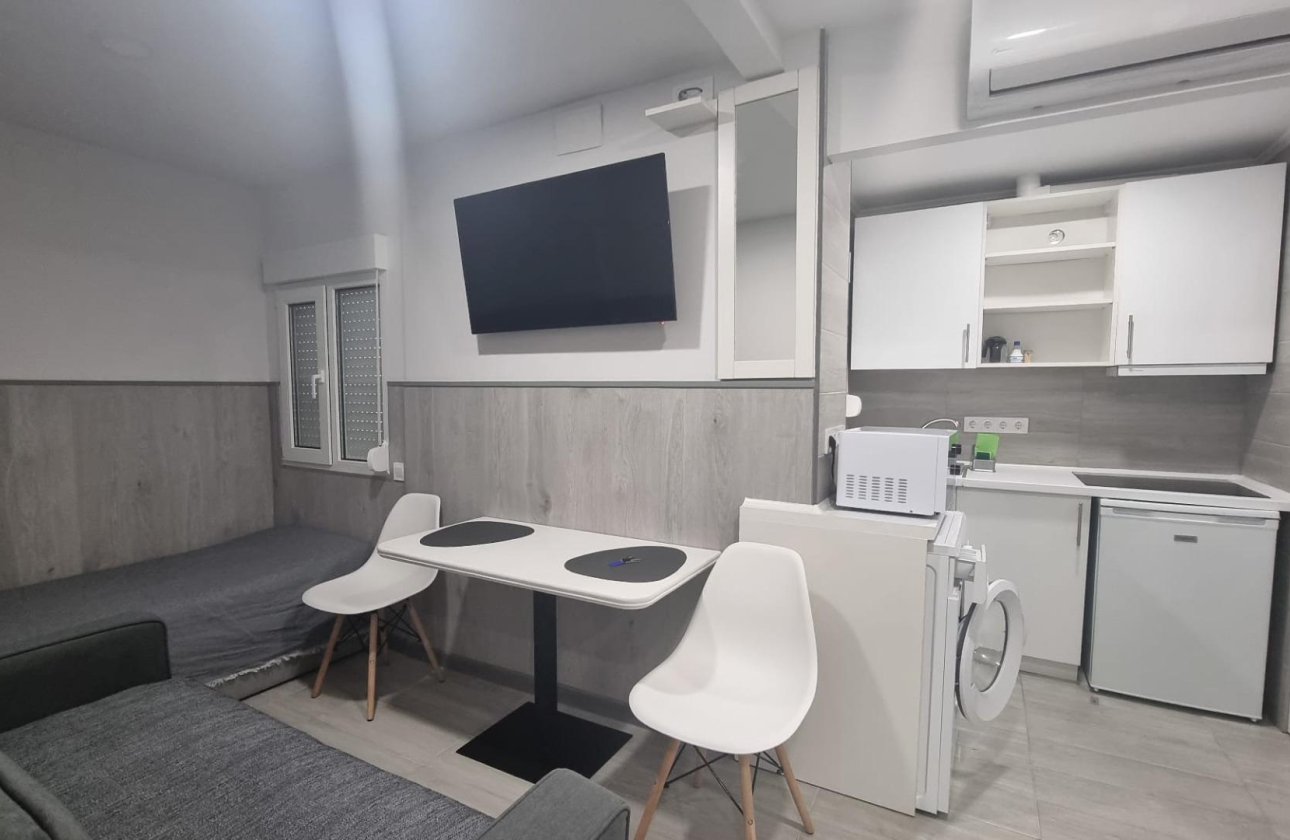 Resale - Apartment -
Torrevieja - Centro