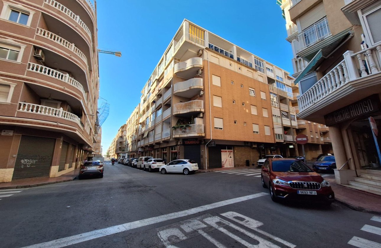 Resale - Apartment -
Torrevieja - Centro