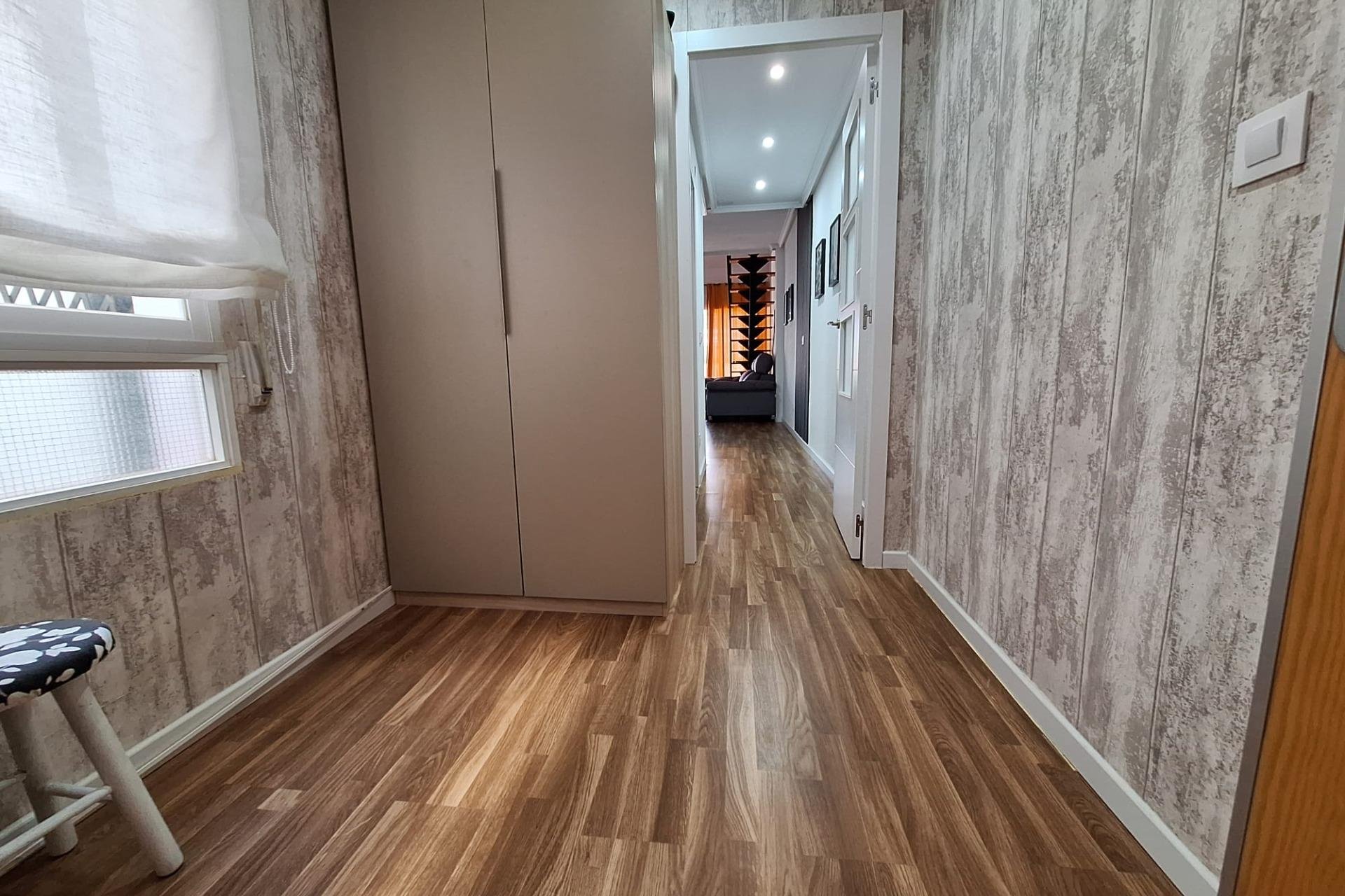 Resale - Apartment -
Torrevieja - Centro