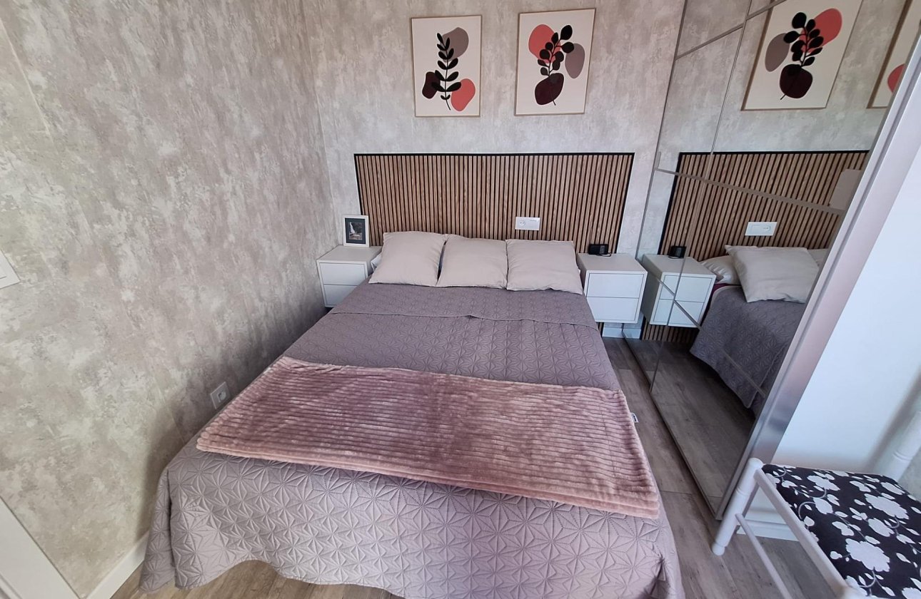 Resale - Apartment -
Torrevieja - Centro