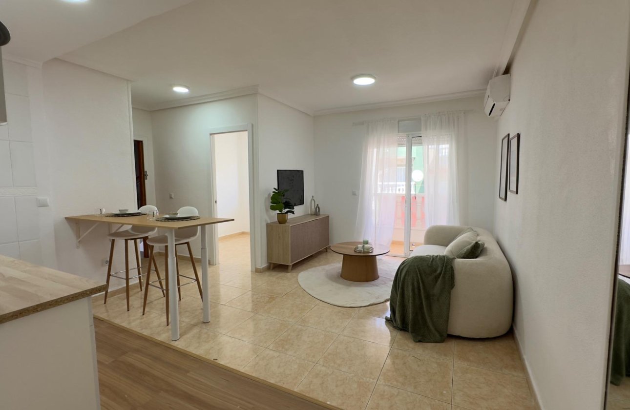 Resale - Apartment -
Torrevieja - Centro