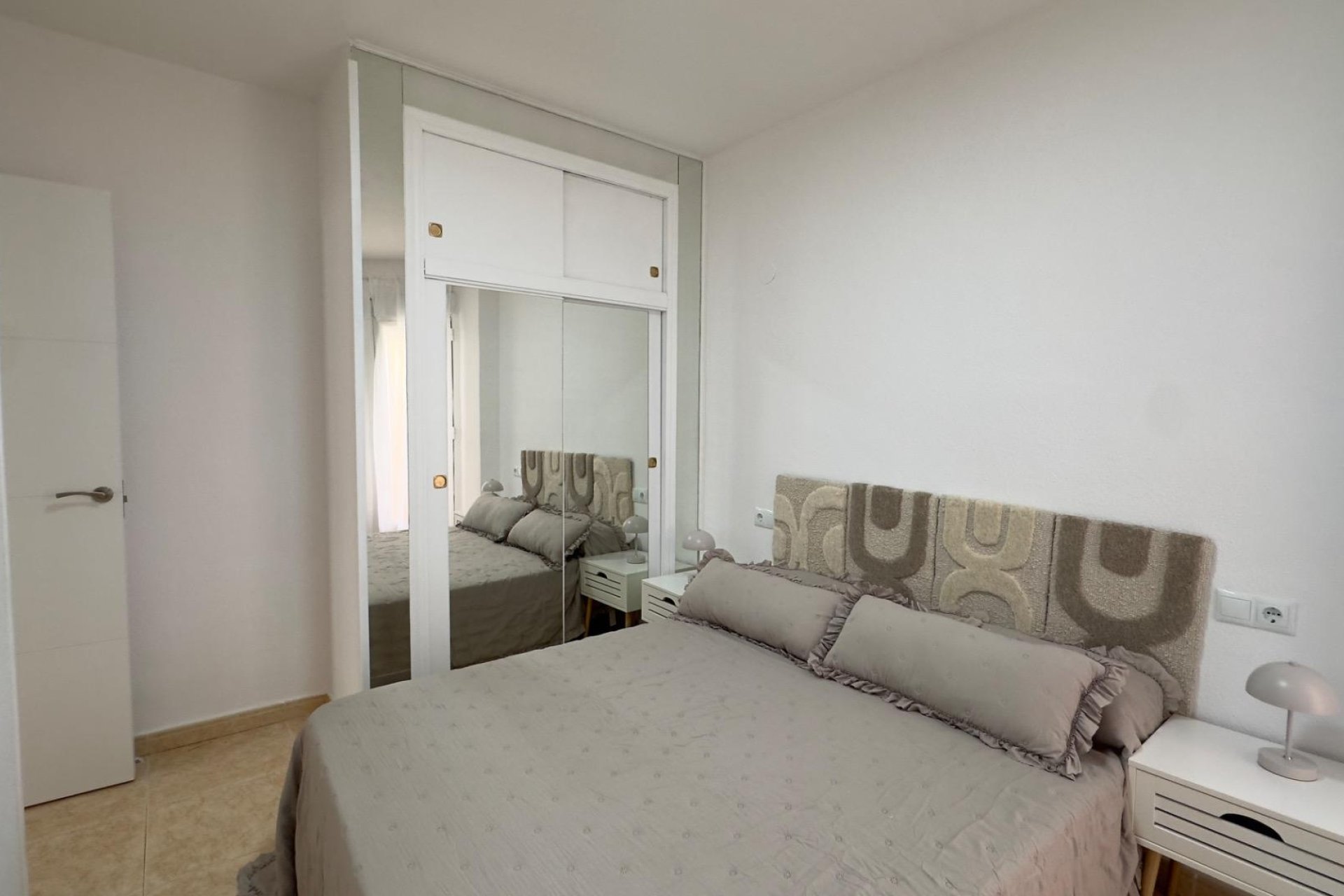 Resale - Apartment -
Torrevieja - Centro