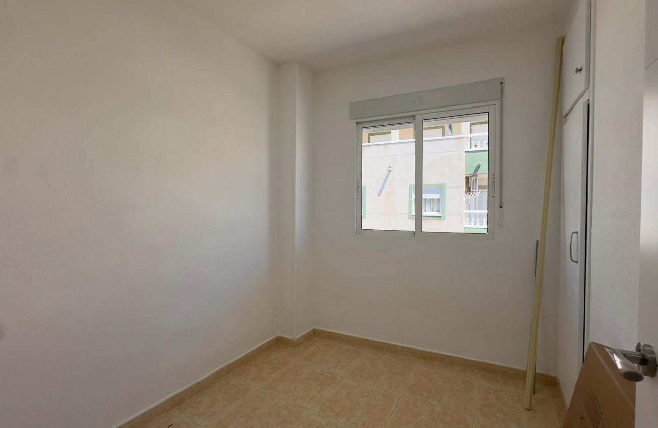Resale - Apartment -
Torrevieja - Centro