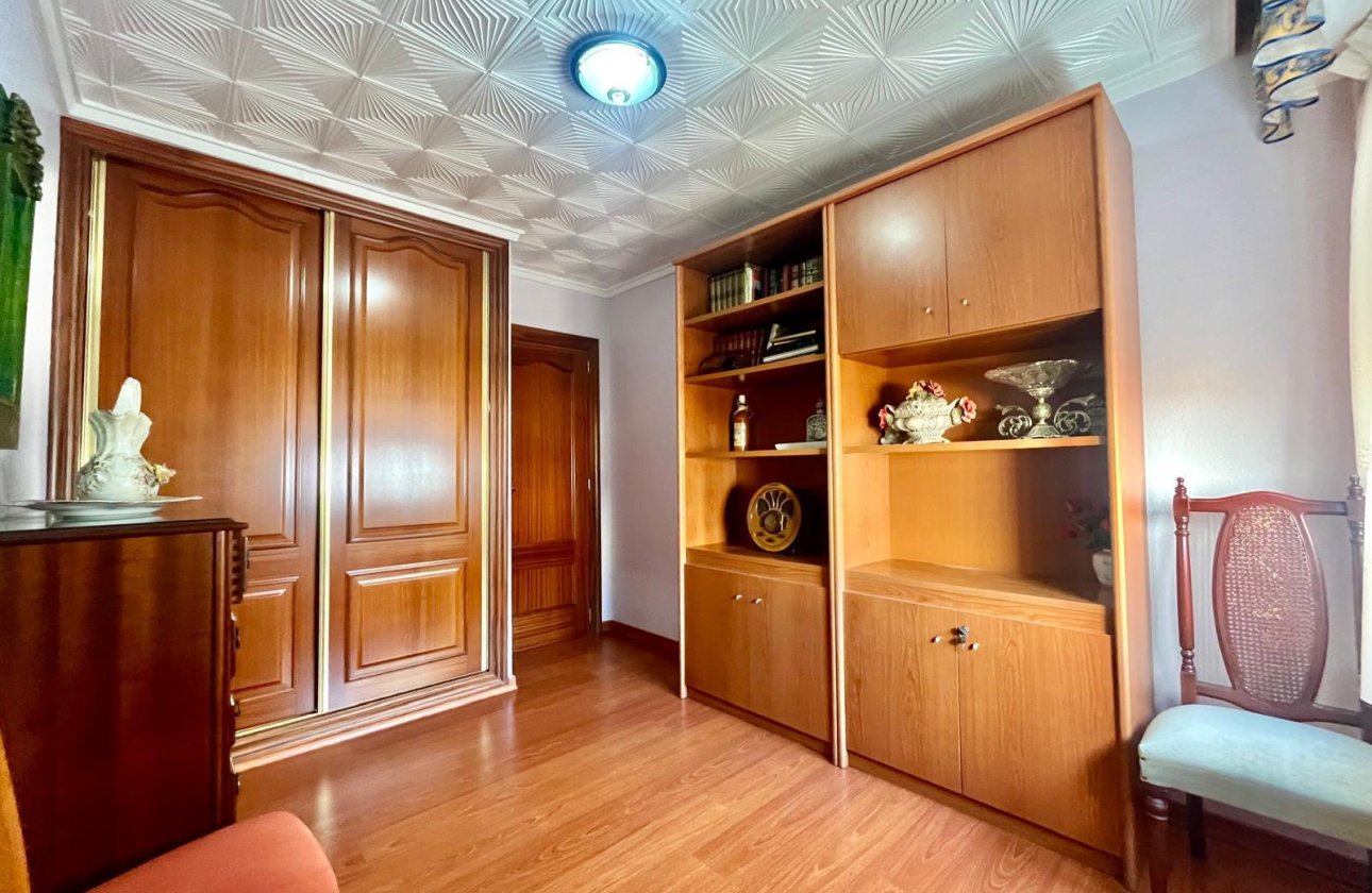Resale - Apartment -
Torrevieja - Centro