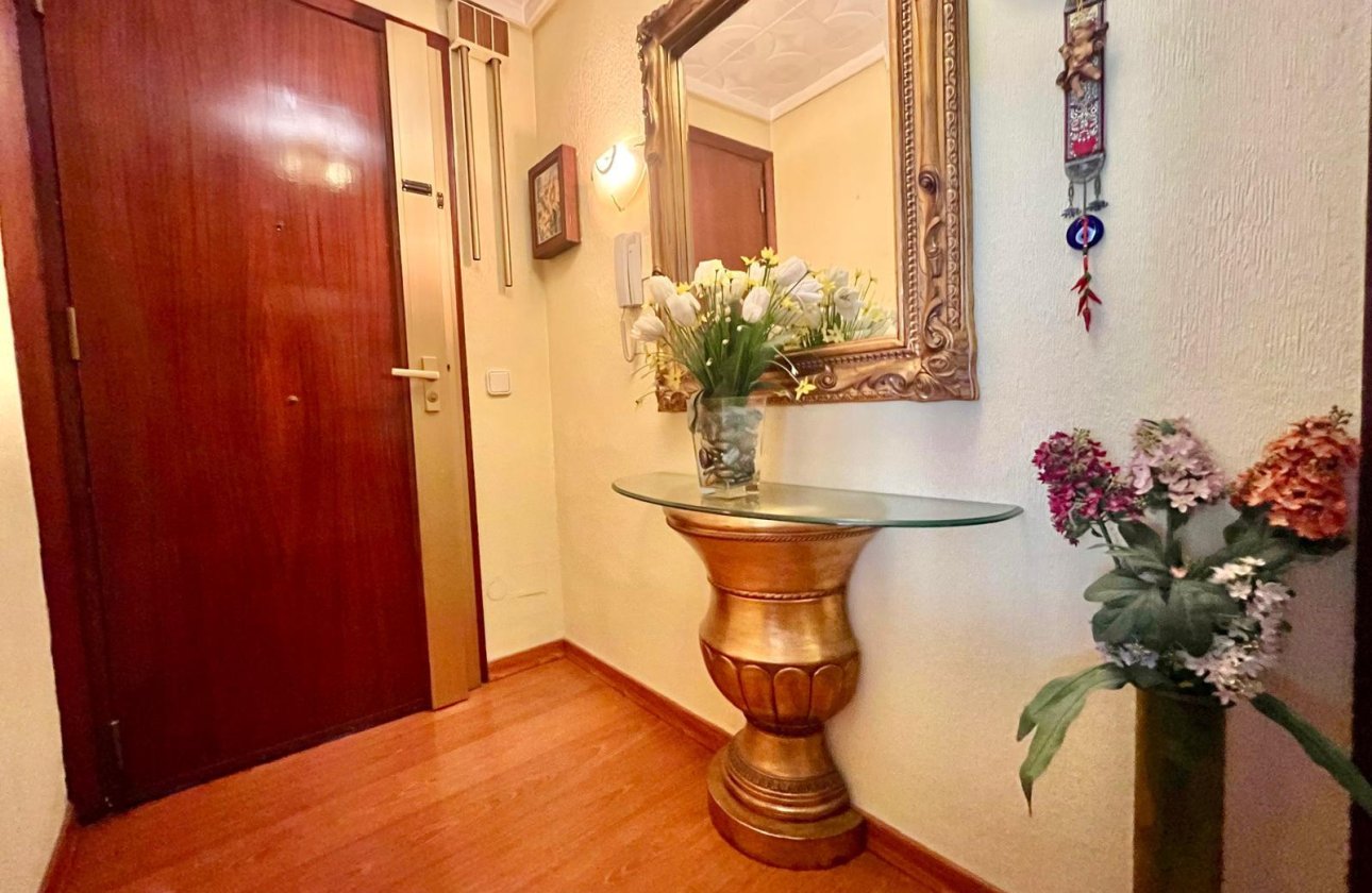 Resale - Apartment -
Torrevieja - Centro