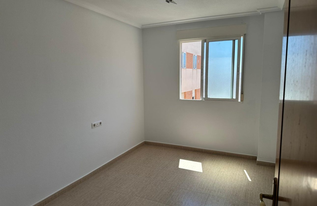 Resale - Apartment -
Torrevieja - Centro