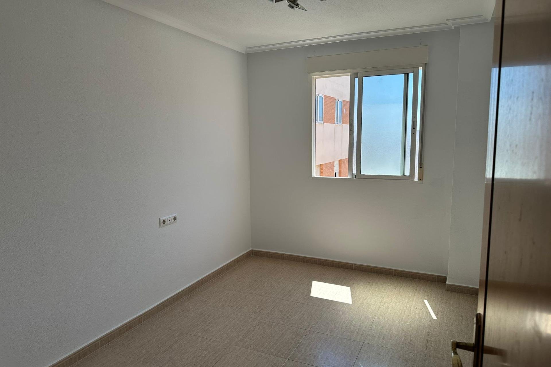 Resale - Apartment -
Torrevieja - Centro