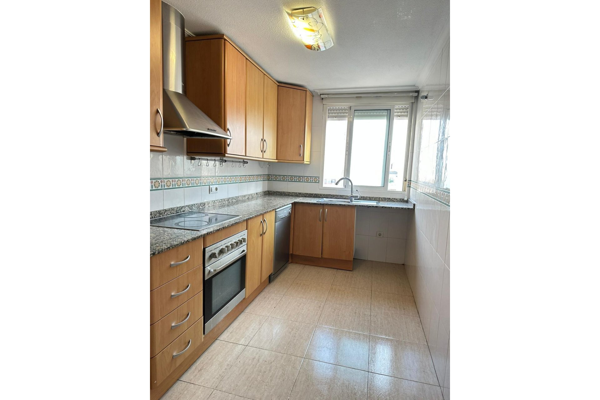 Resale - Apartment -
Torrevieja - Centro