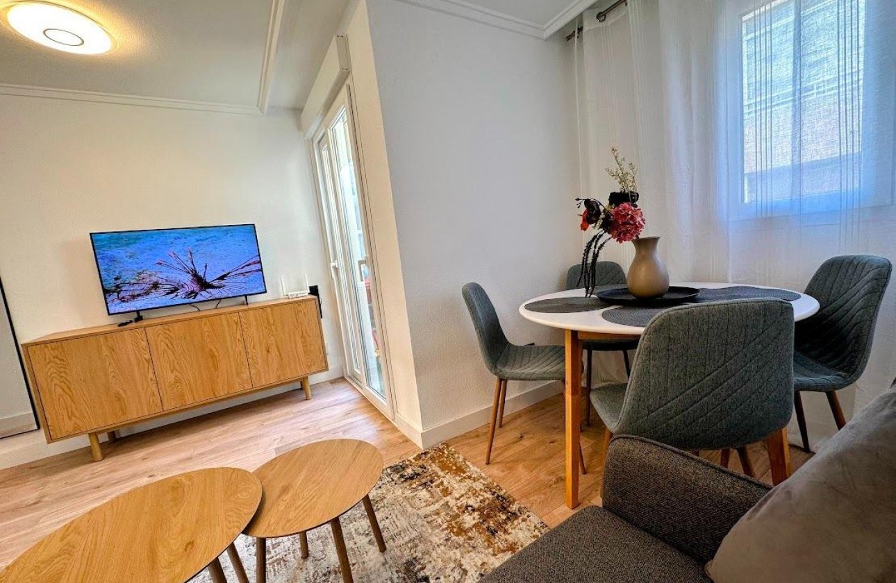 Resale - Apartment -
Torrevieja - Centro