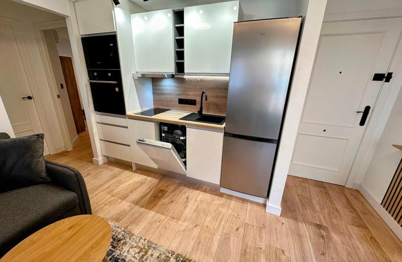 Resale - Apartment -
Torrevieja - Centro