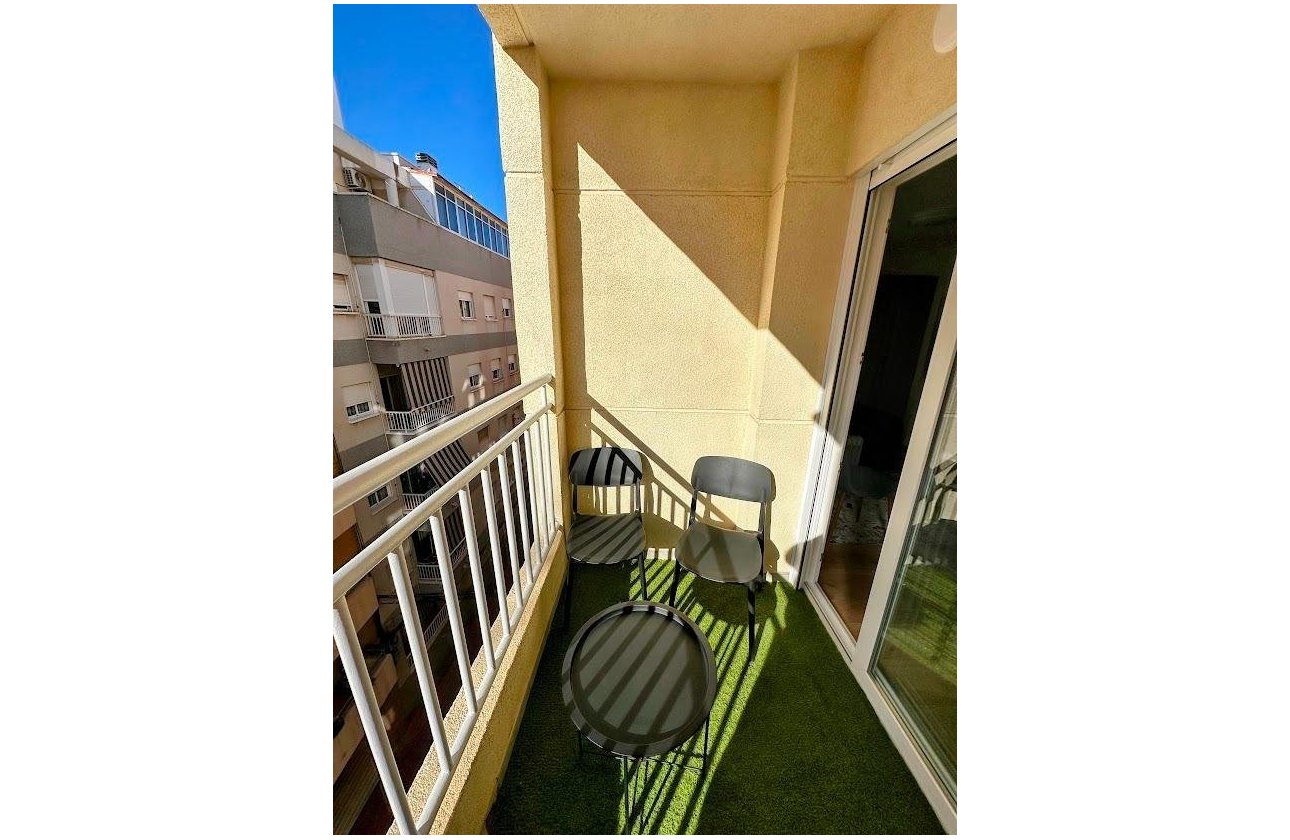 Resale - Apartment -
Torrevieja - Centro
