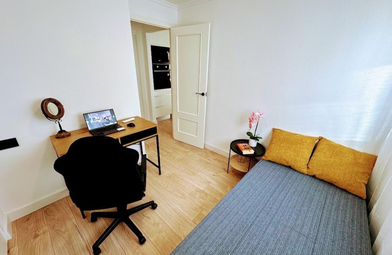Resale - Apartment -
Torrevieja - Centro