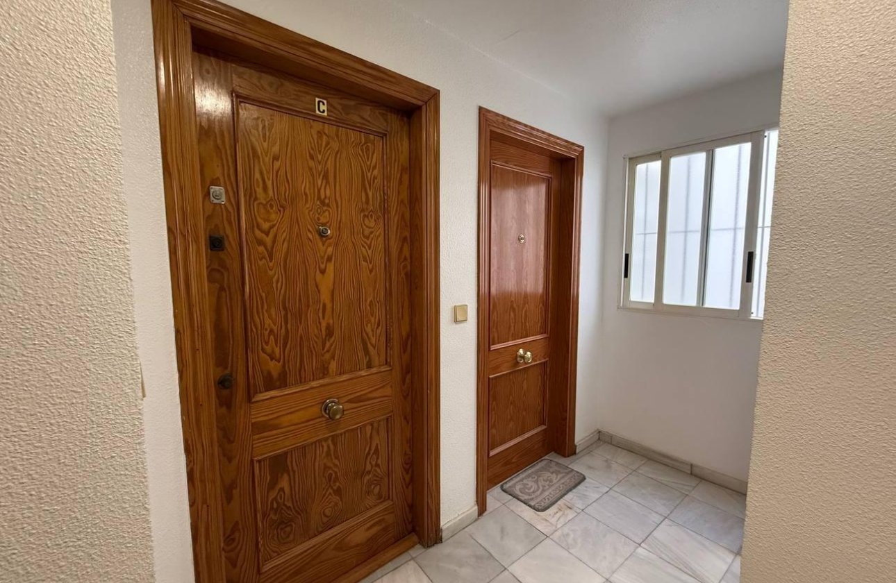 Resale - Apartment -
Torrevieja - Centro