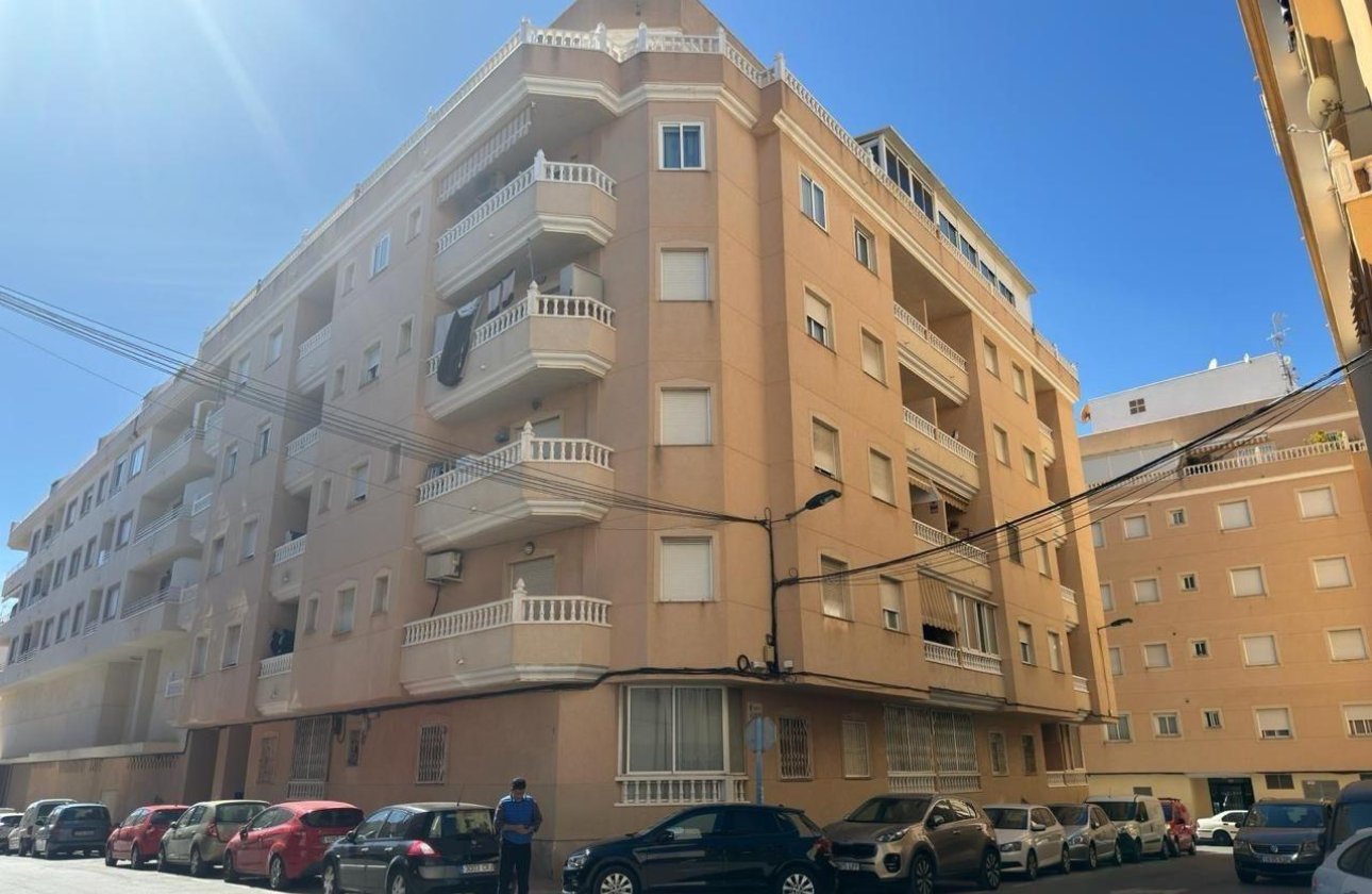 Resale - Apartment -
Torrevieja - Centro
