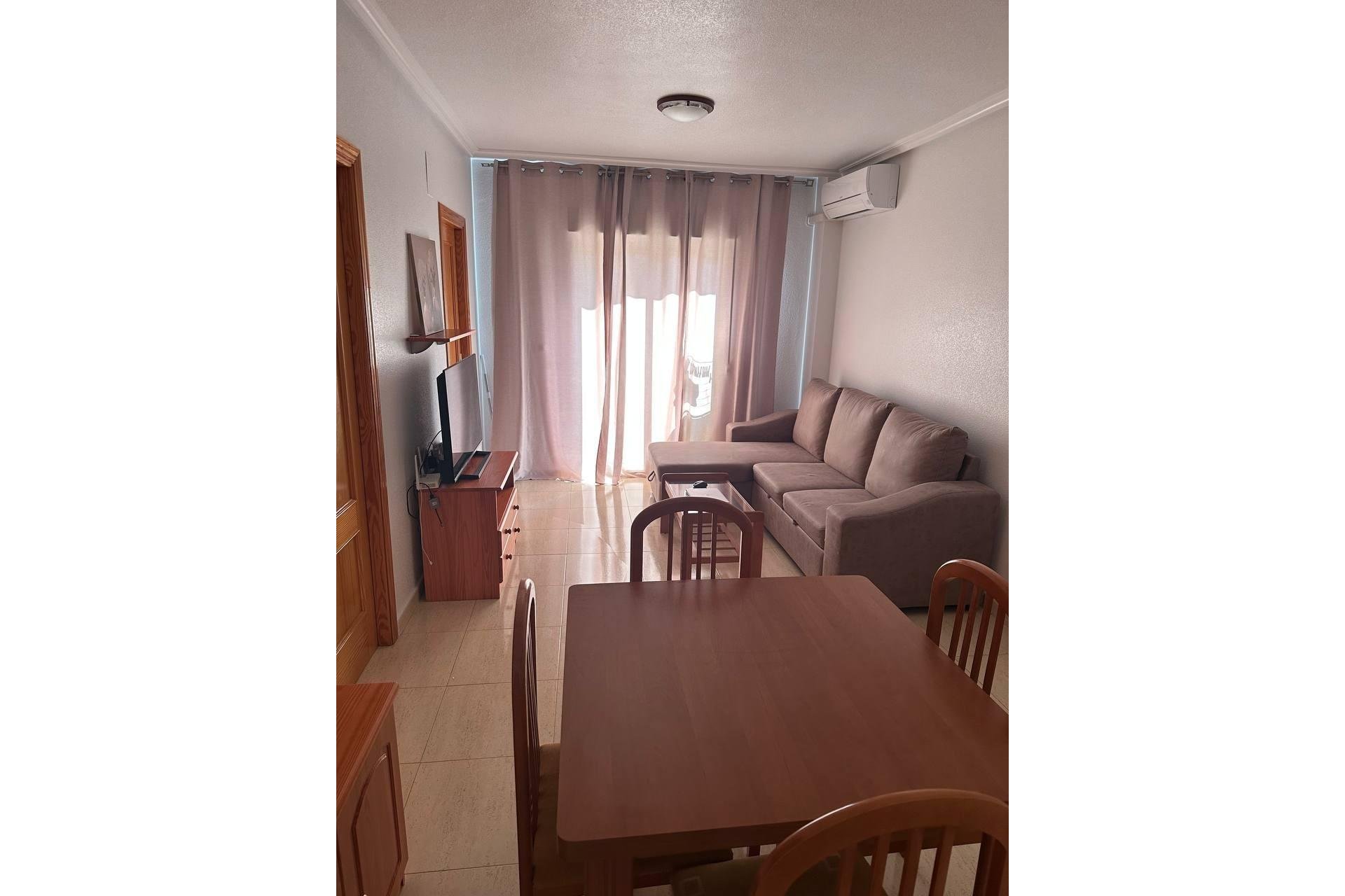 Resale - Apartment -
Torrevieja - Centro