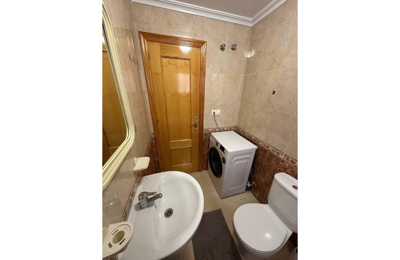 Resale - Apartment -
Torrevieja - Centro