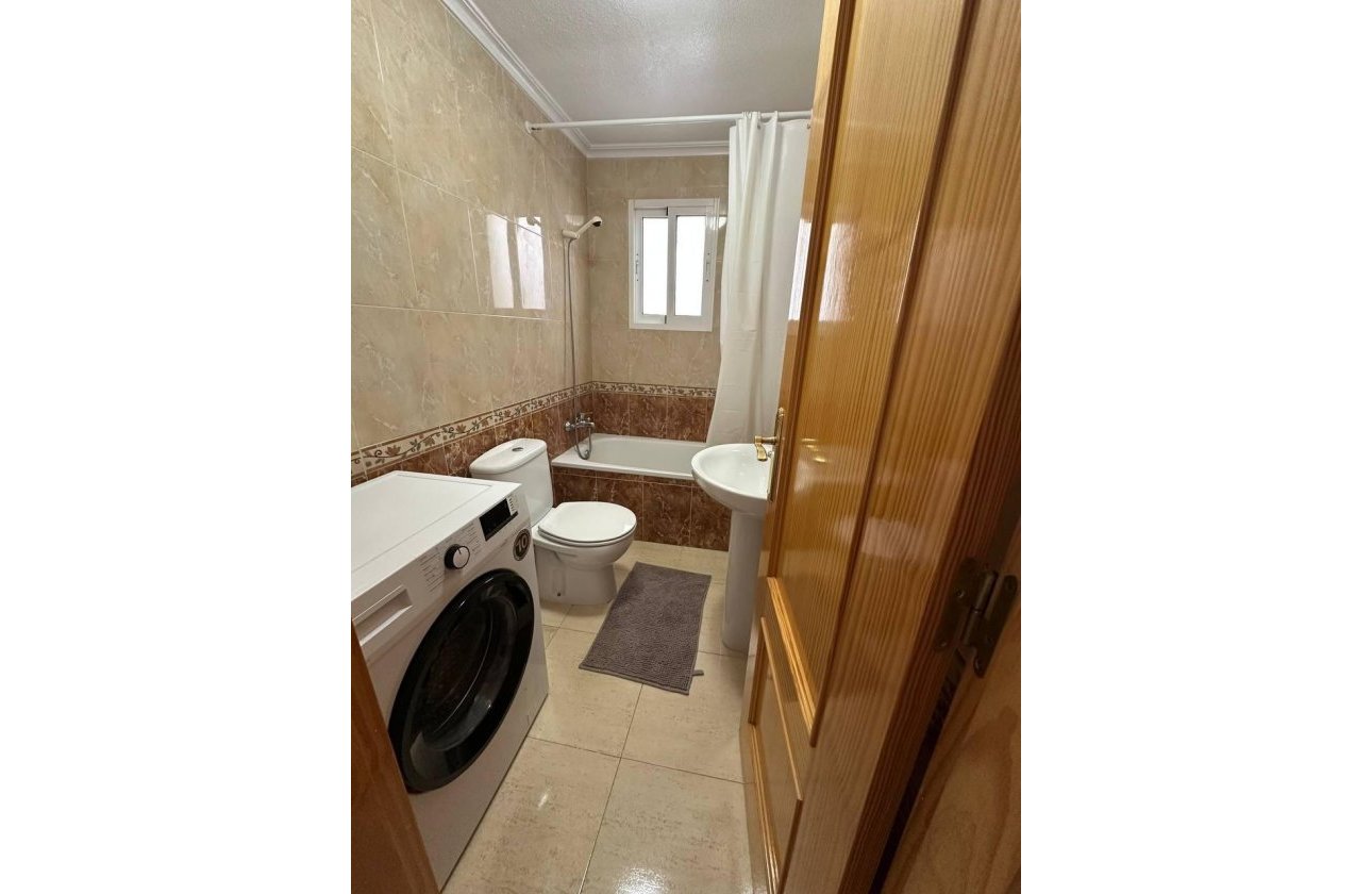 Resale - Apartment -
Torrevieja - Centro