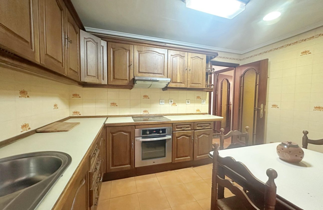 Resale - Apartment -
Torrevieja - Centro