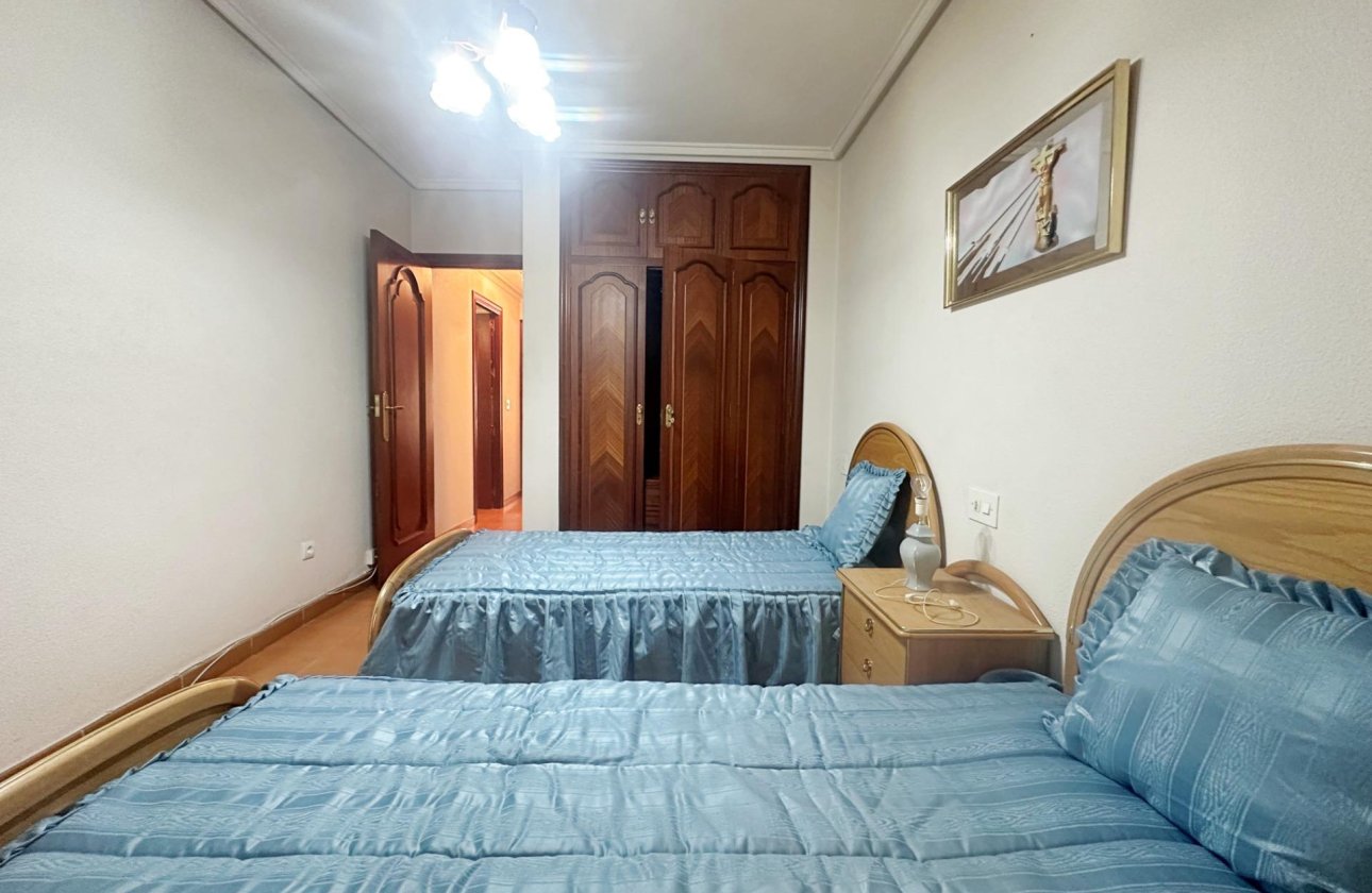 Resale - Apartment -
Torrevieja - Centro