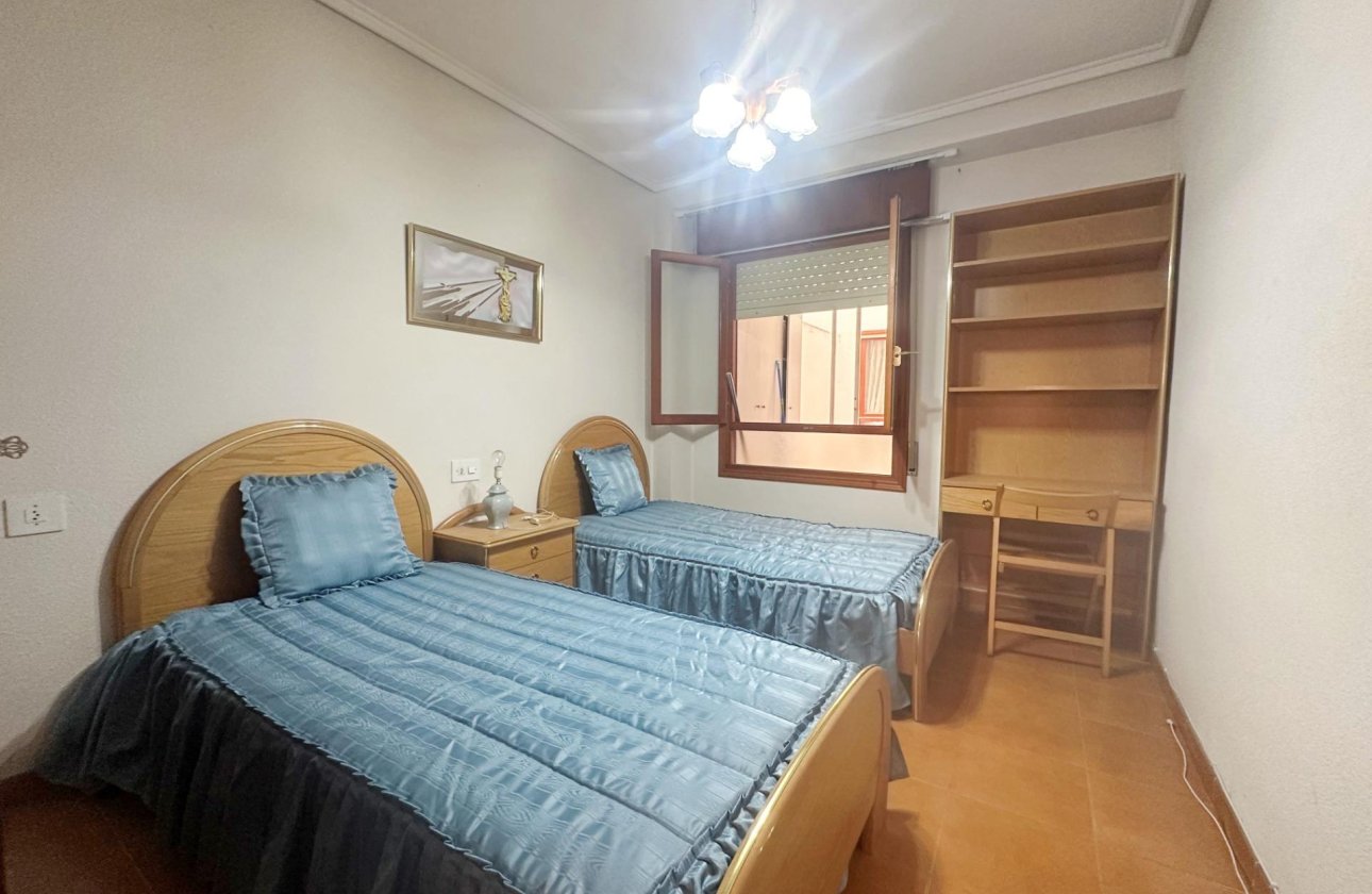 Resale - Apartment -
Torrevieja - Centro