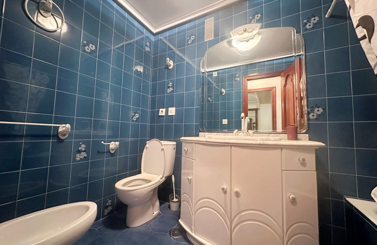 Resale - Apartment -
Torrevieja - Centro