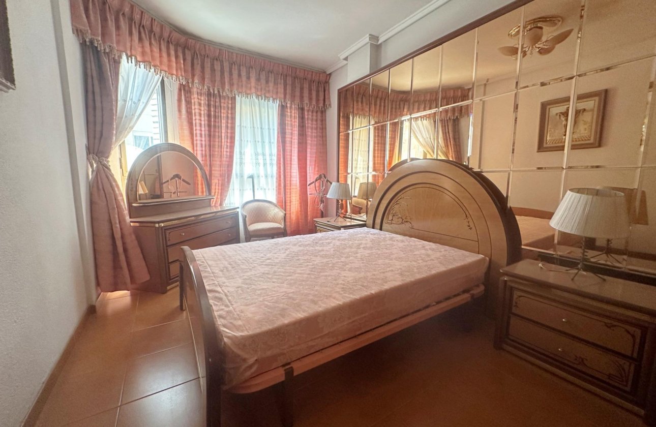 Resale - Apartment -
Torrevieja - Centro