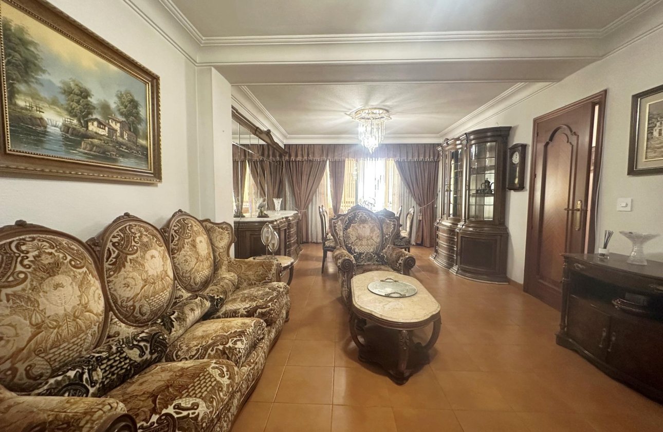 Resale - Apartment -
Torrevieja - Centro