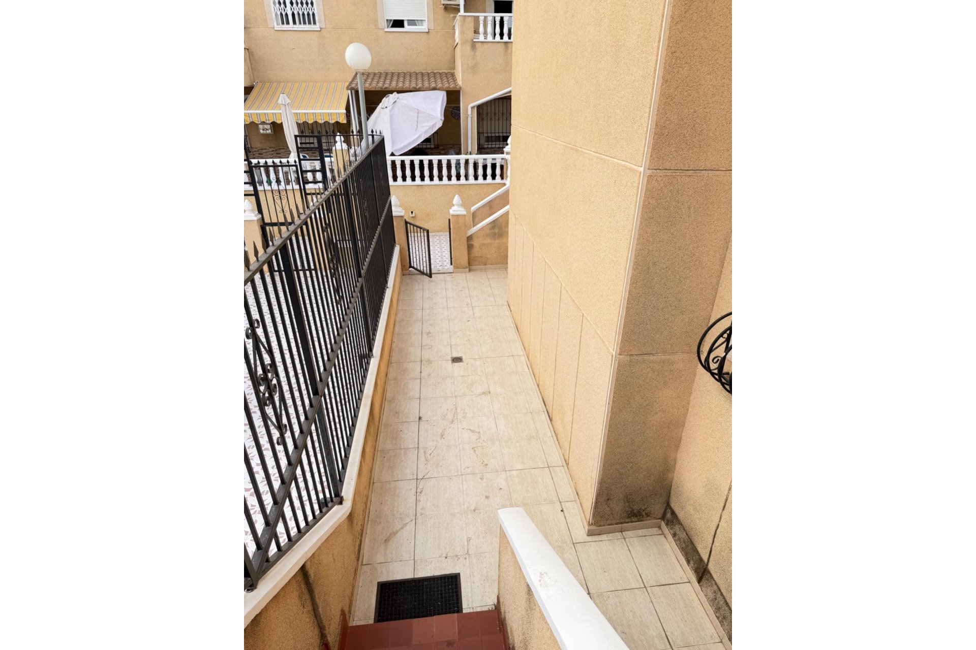 Resale - Apartment -
Torrevieja - Centro