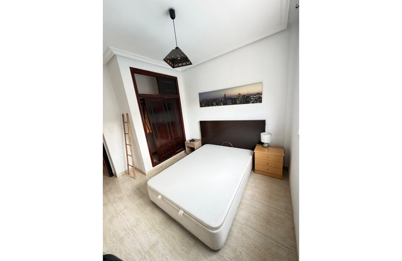 Resale - Apartment -
Torrevieja - Centro