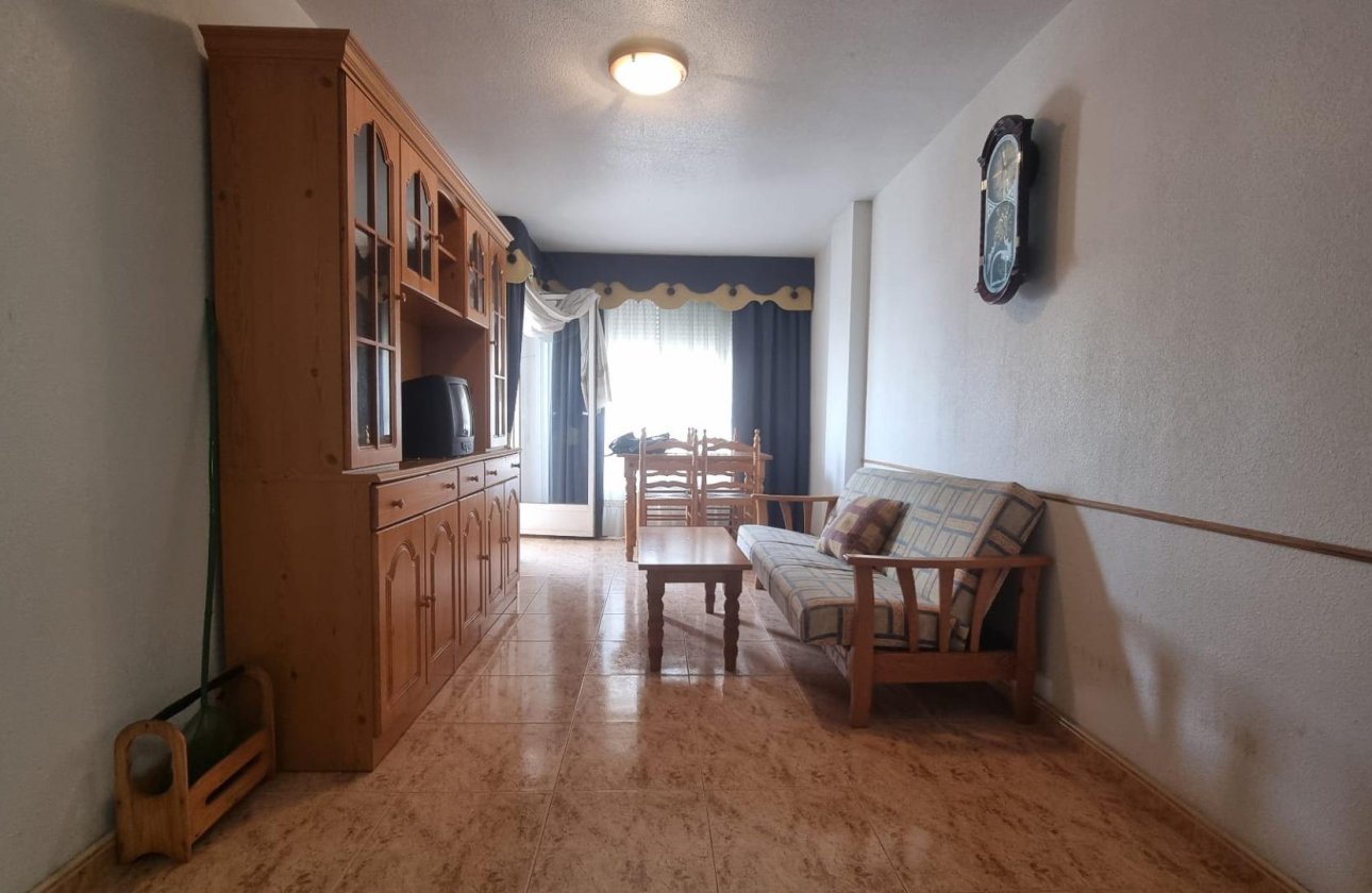 Resale - Apartment -
Torrevieja - Centro