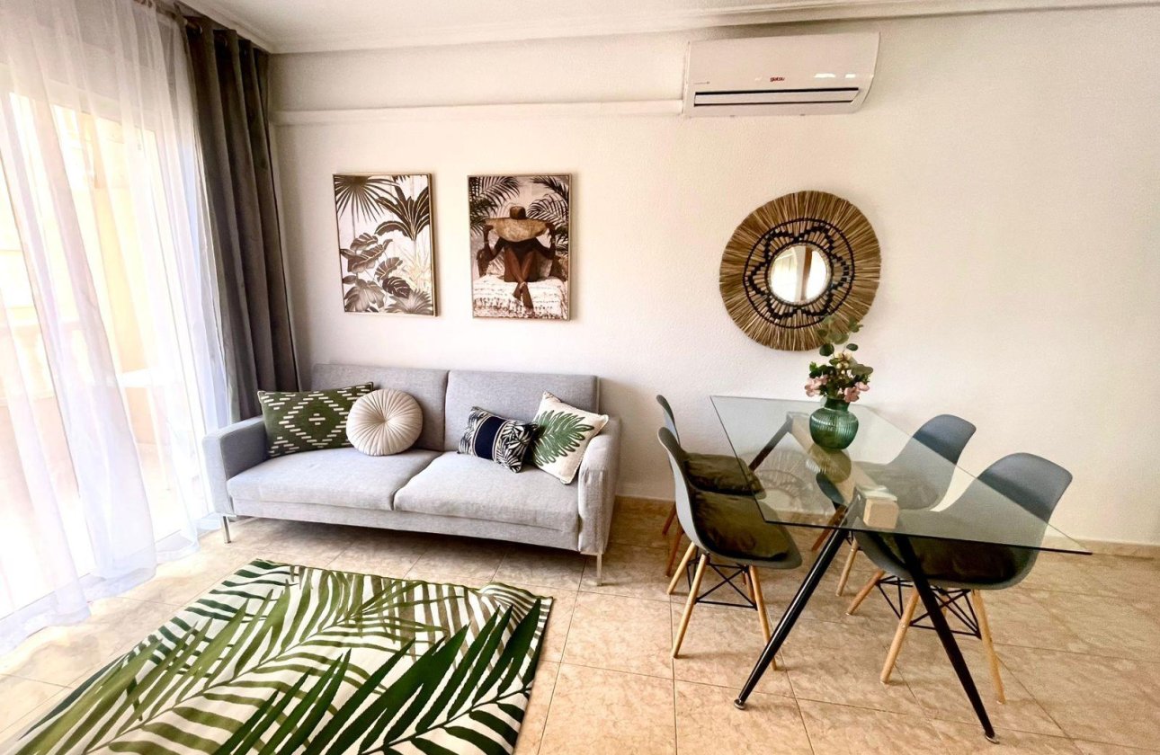 Resale - Apartment -
Torrevieja - Centro