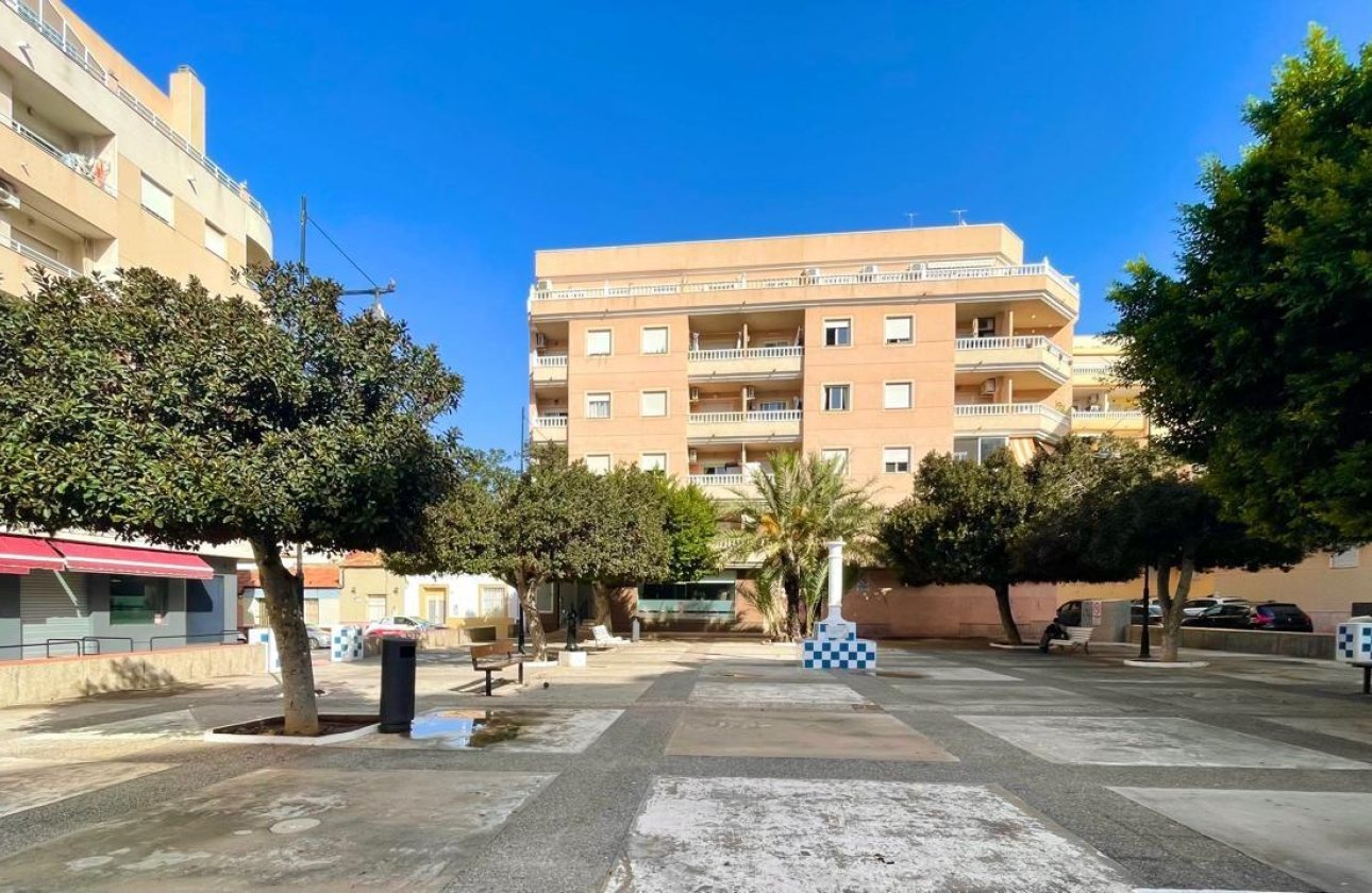 Resale - Apartment -
Torrevieja - Centro