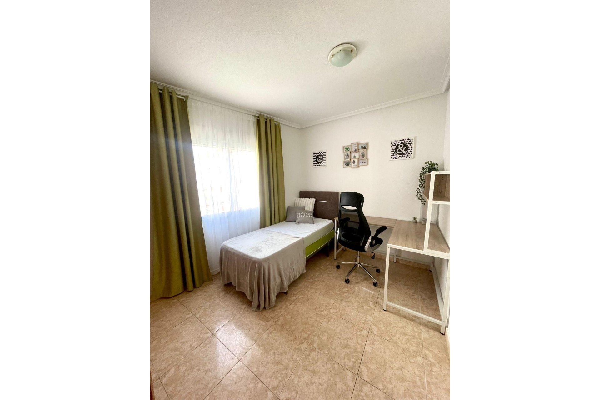Resale - Apartment -
Torrevieja - Centro