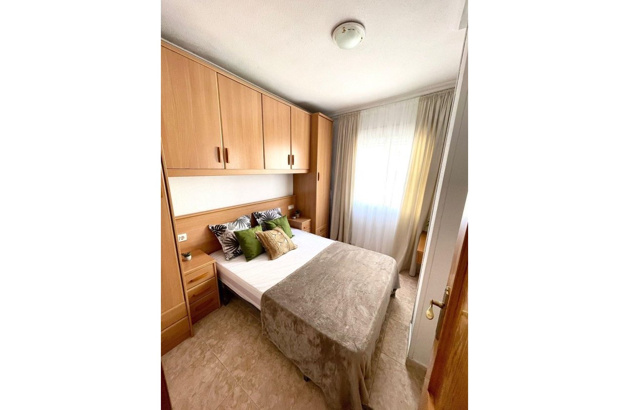 Resale - Apartment -
Torrevieja - Centro