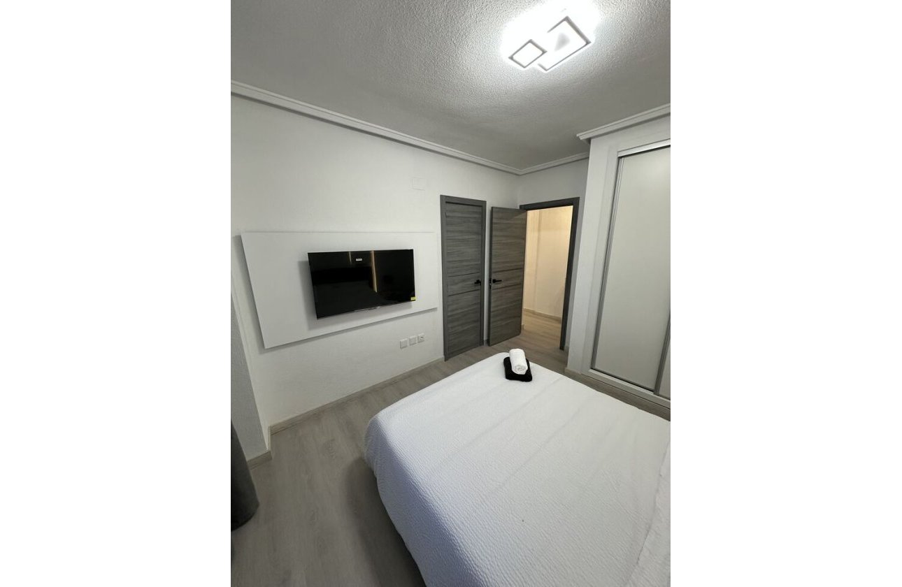 Resale - Apartment -
Torrevieja - Centro