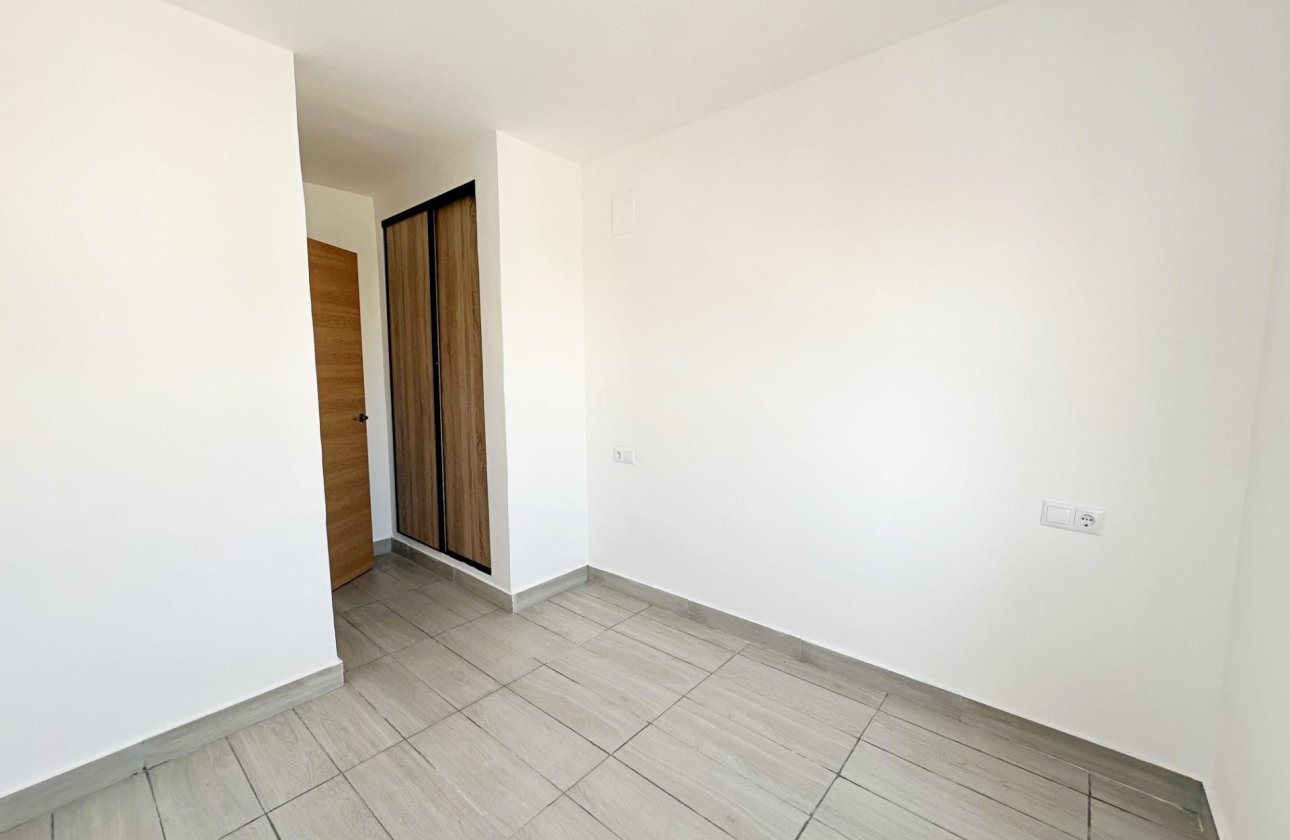 Resale - Apartment -
Torrevieja - Centro