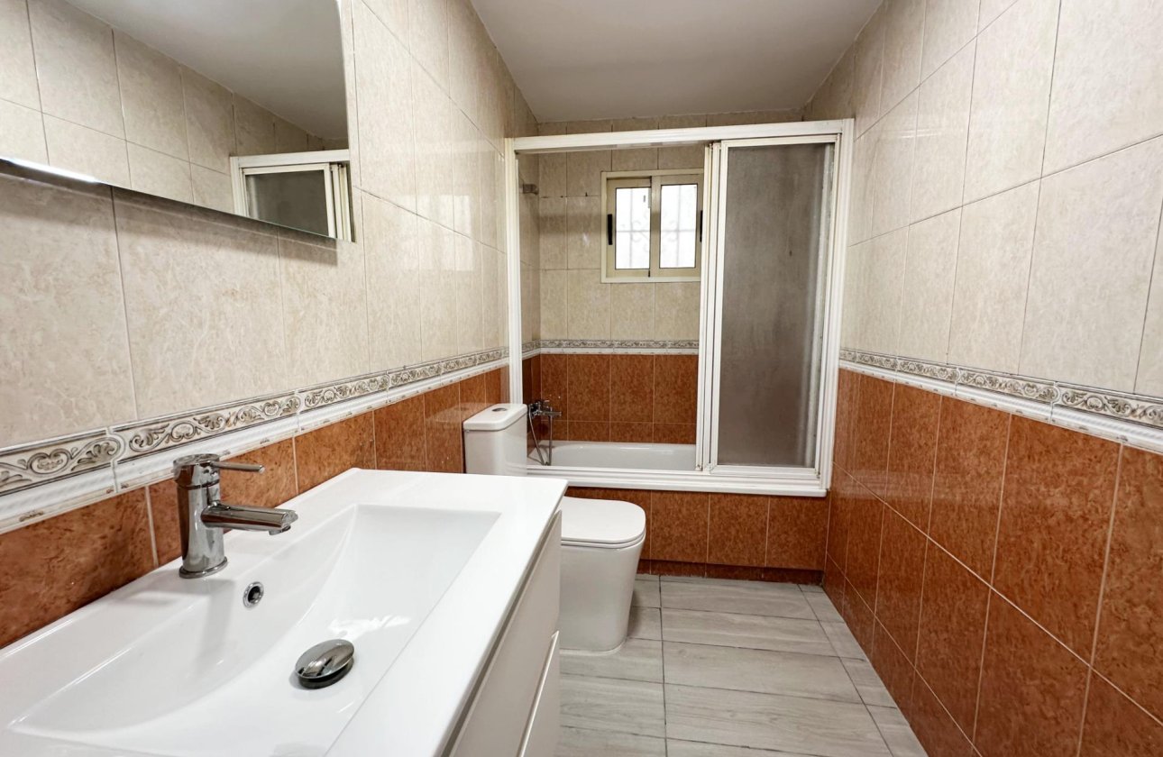 Resale - Apartment -
Torrevieja - Centro
